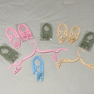 Foldable Clothes Hangers Set in Pink, Blue, Green, and Tan